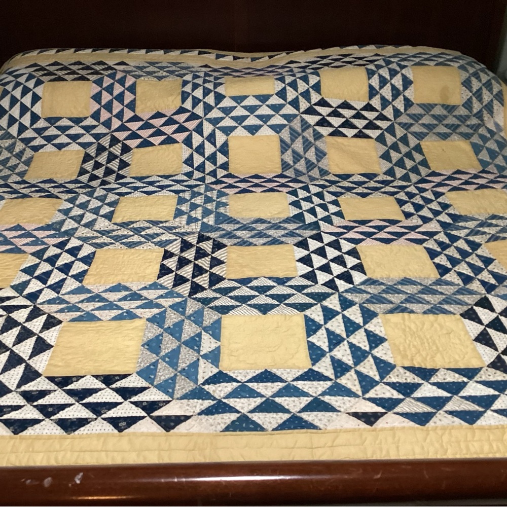 Blue and Cream Geometric Quilt Bedding - Picture 6 of 16